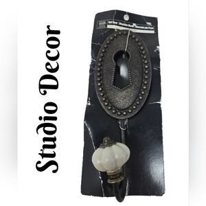 Studio Decor Savannah Ornate Cast Iron Keyhole Hat Coat Hook 8.5x3x3